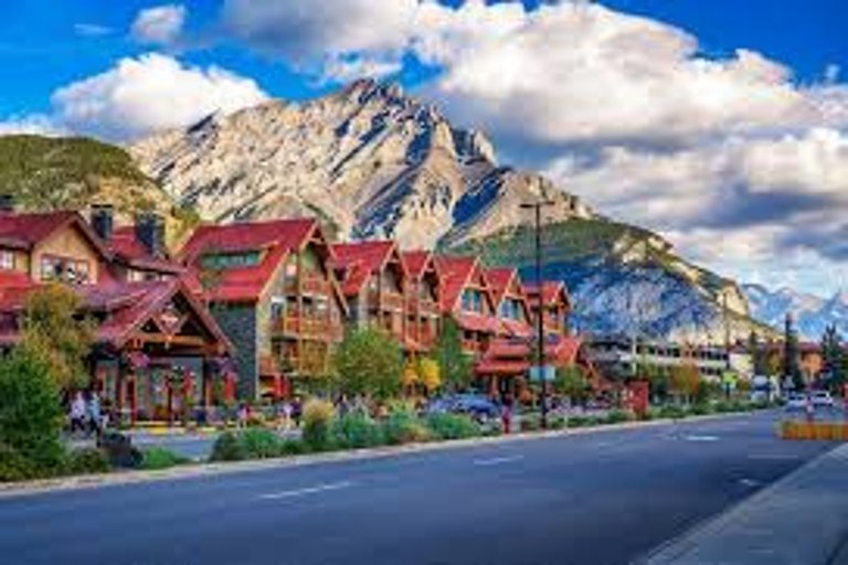 Weekend Getaways from Calgary: 3 Hidden Gems Within Driving Distance